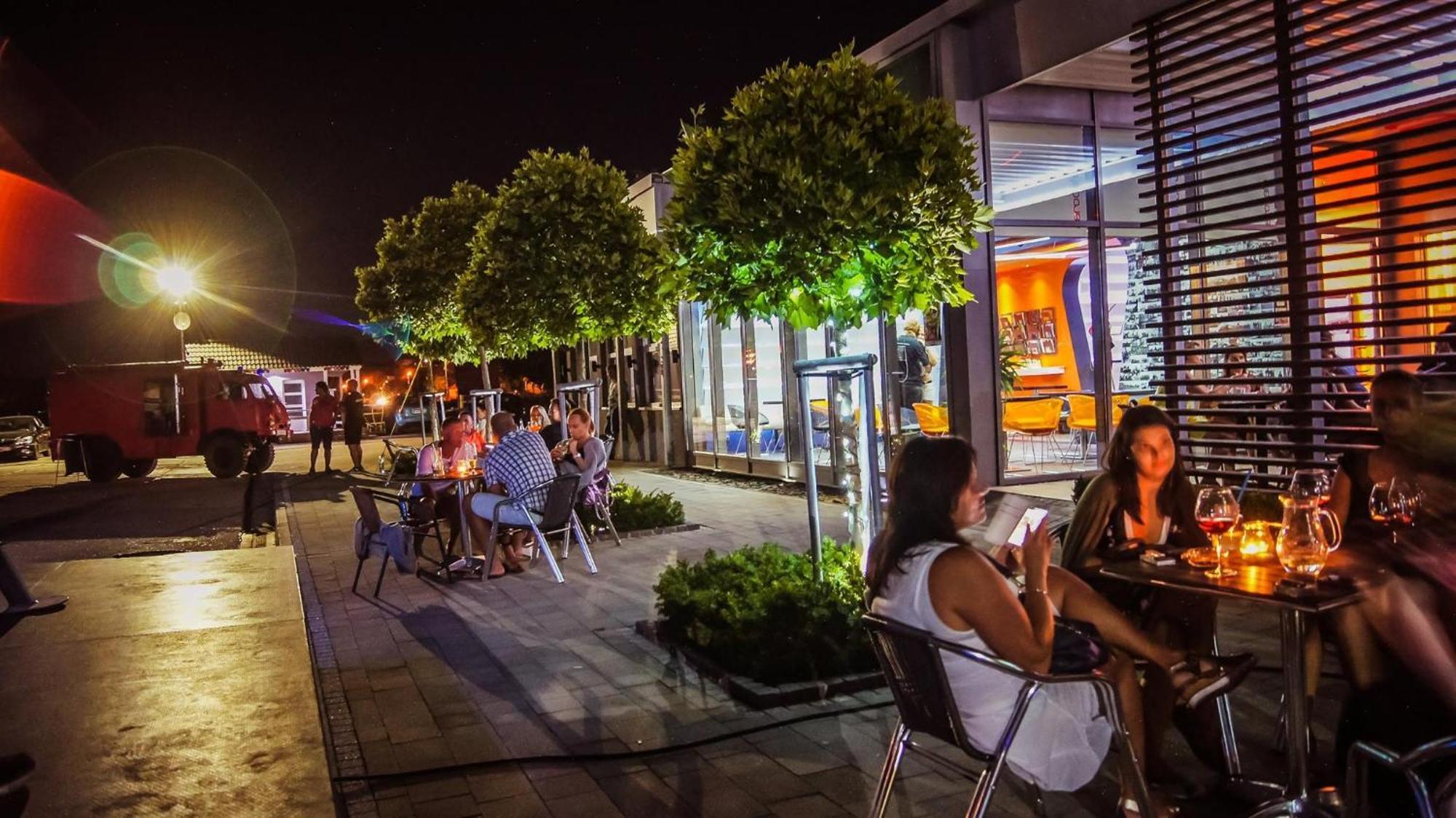 מלון פרטיזנסקה Aerocafe מראה חיצוני תמונה